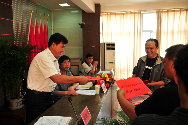 朱建军,赵群等三名首批校级教学名师,丁钢和唐祥金,罗春燕,冷国华,盛